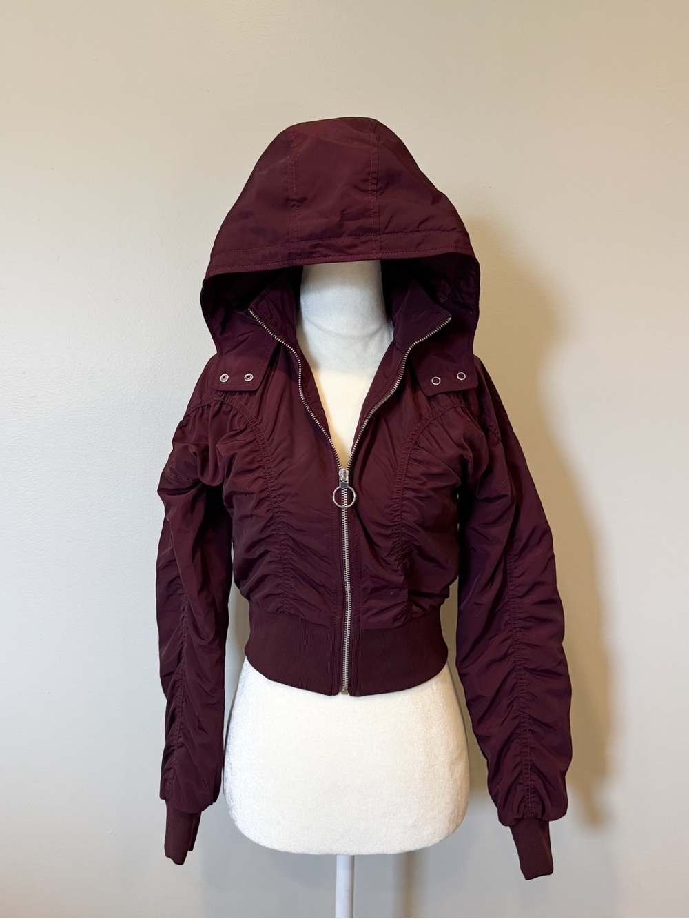 Express Hooded Bomber Jacket in Plum XXS